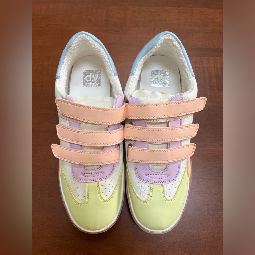 NWOT Dolce Vita sneakers size ladies 9